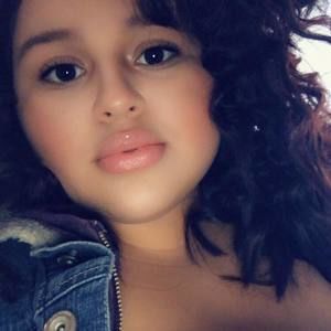 Meet your Posher, Estefany